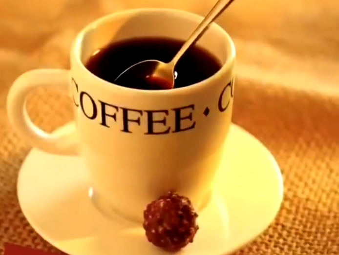 秋風起，輕拂過發梢，陽光明媚的日子，偶爾有沃蘭咖啡的醇香飄過